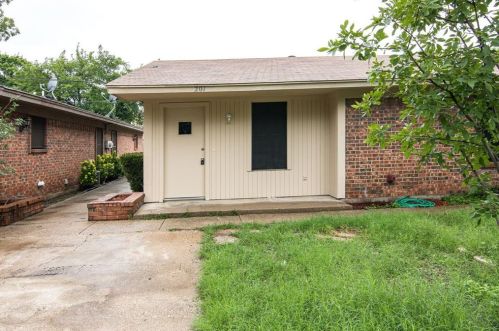201 Thompson St, Fort Worth TX  76140-3309 exterior