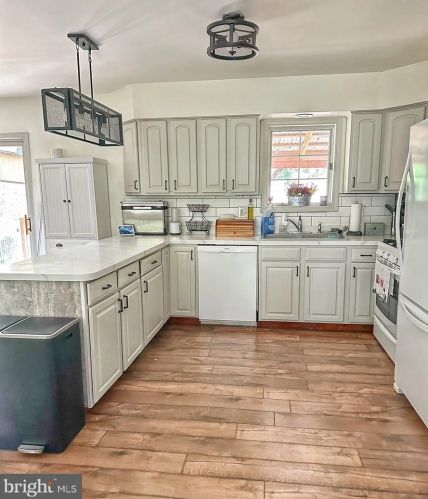 7722 Avondale Ter, Harrisburg, PA 17112-3804