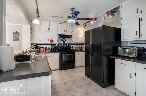 3270 Rex Rd, Rex GA 30273-1041 exterior