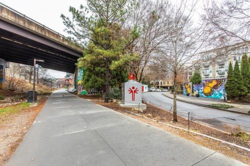 870 Inman Village Pkwy, Atlanta GA  30307-5501 exterior