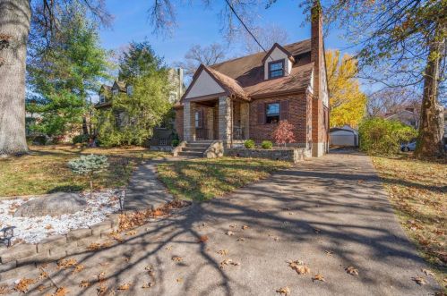 1660 Beacon St, Cincinnati, OH 45230-2063