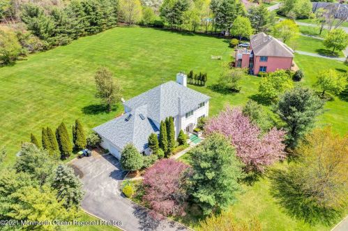 11 Yellow Brook Rd, Holmdel Village, NJ 07733-1967