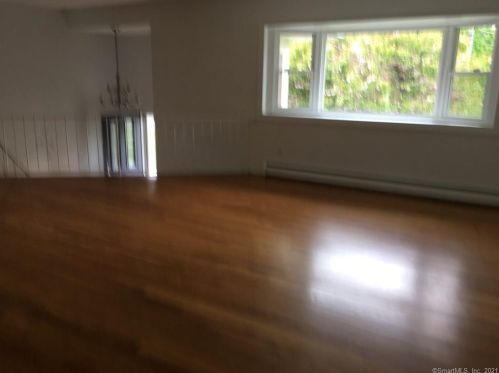 10 Cottontail Rd, Norwalk CT  06854-3213 exterior
