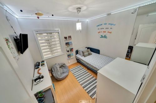 3719 Fairesta St, Glendale CA 91214-1718 exterior