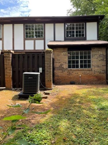 1431 Kingsgate Dr, Stone Mountain, GA 30083-1216