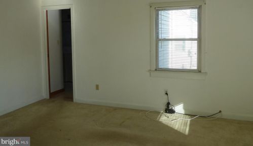 64 Linton Ave, Trenton, NJ 08619-2824