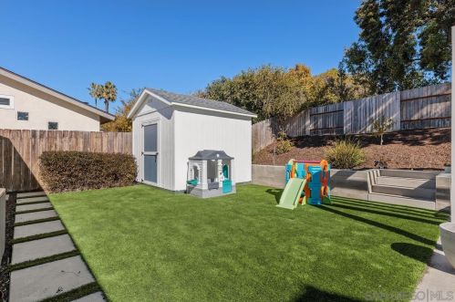 1731 Freda Ln, Cardiff By The Sea CA  92007-1108 exterior