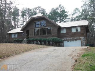 1804 Rosewood Dr, Griffin, GA 30223-1067