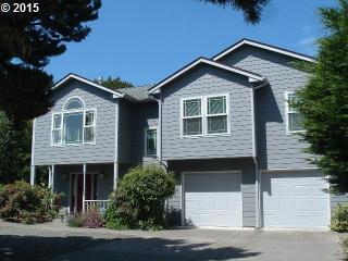 3956 Beach Loop Dr, Bandon OR  97411-8811 exterior