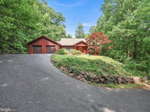 376 Ridge Ave, Ephrata, PA 17522-2556