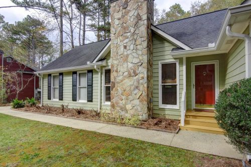 27 General Lee Dr, Newnan, GA 30265-1393