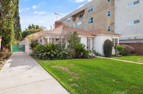 13152 Moorpark St, Van Nuys, CA 91423-3307