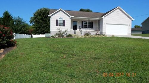 108 Bertha Ln, Jacksboro, TN 37757-4346