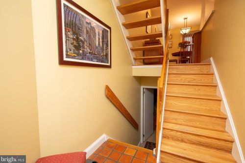 427 16 St, Philadelphia PA  19146-1657 exterior