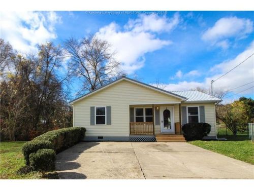 105 Millard St, Hurricane WV  25526-1073 exterior