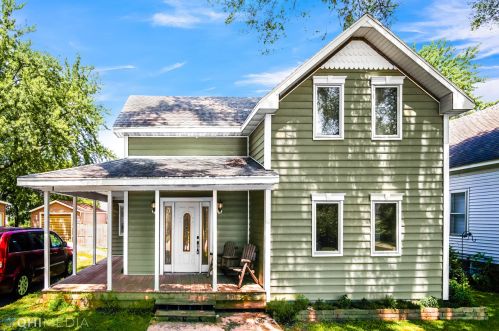 165 Sheffield St, Saint Anne, IL 60964-7218