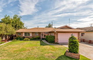 4476 Robinson Ave, Fresno, CA 93726-6105
