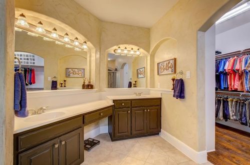 1408 Flowers Dr, Carrollton TX 75007-1470 exterior