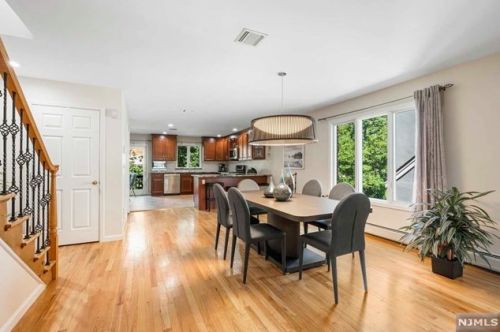 255 Franklin Ave, Cliffside Park, NJ 07010-2601