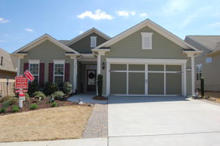 816 Peach Blossom Ct, Griffin, GA 30223-7272