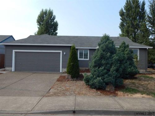 1005 Pana St, Woodburn, OR 97071-5617