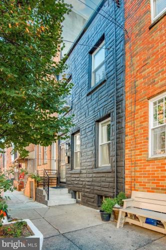 1636 Ellsworth St, Philadelphia, PA 19146-3010