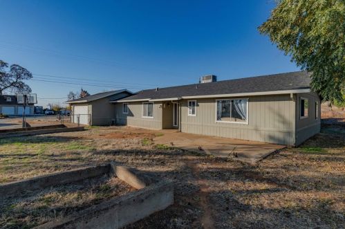 4165 Hartvickson Ln, Valley Springs, CA 95252-8786