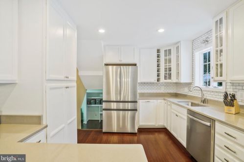 7604 Gresham St, Springfield VA  22151-2933 exterior
