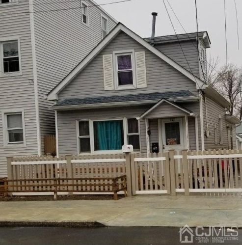 727 Parker St, Perth Amboy, NJ 08861-2915