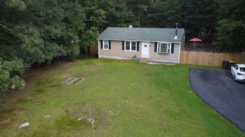586 Buck Hill Rd, Glocester, RI 02859-1105