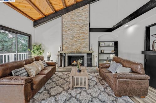 24449 2nd St, Hayward, CA 94541-6742