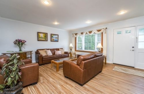 7 Byram Ave, Dover, NJ 07801-4537
