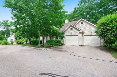 2 Carlisle Ln, Niantic CT  06357-1249 exterior