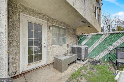 1138 Bainbridge St, Philadelphia PA  19147-1909 exterior