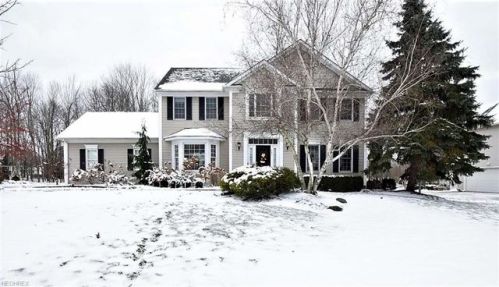 460 Walnut Ridge Trl, Aurora, OH 44202-7676