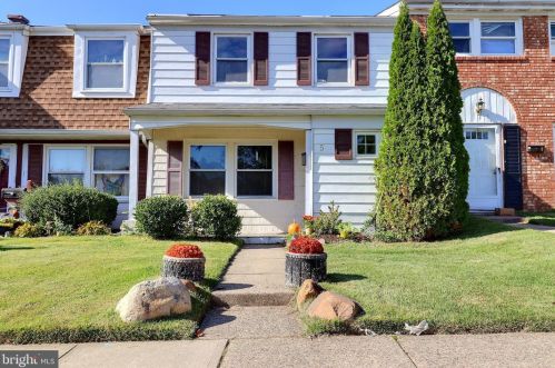 5 Fireside Ct, Willingboro, NJ 08046-2020