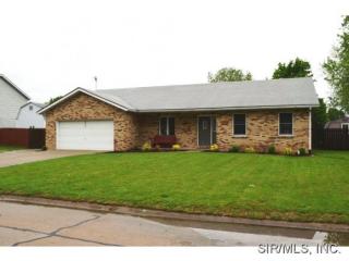 525 Crestwood Dr, Belleville, IL 62226-1889