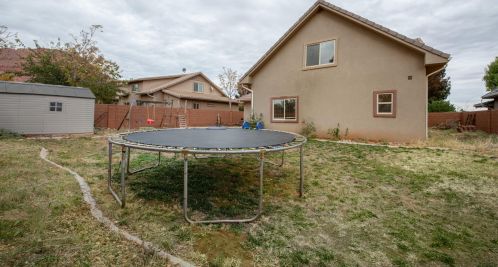 272 Main St, Kayenta UT 84738-6240 exterior