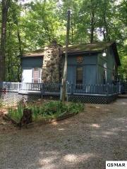 3575 Jl Myers Rd, Pigeon Forge, TN 37862-8432