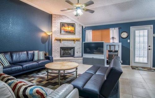 6716 Lucas Ln, Fort Worth TX  76182-3946 exterior