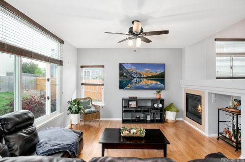 21984 Oxford Pl, Denver CO 80014-5137 exterior