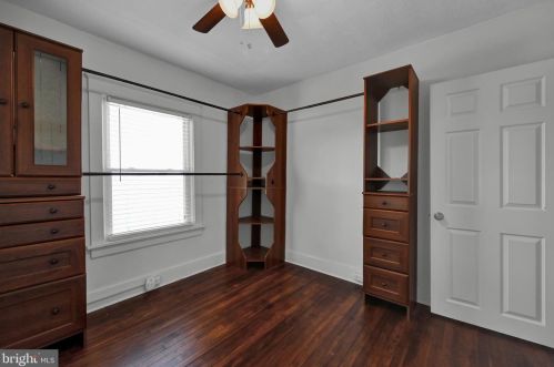 1504 Carlisle Pike, Hanover PA 17331-8820 exterior