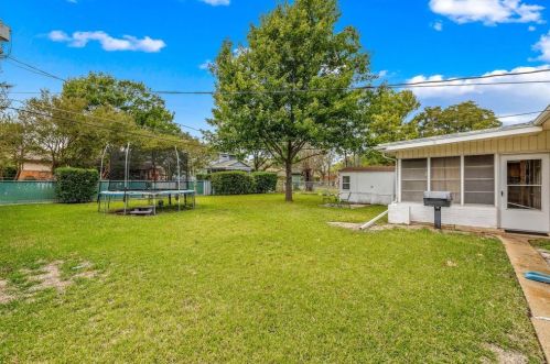 1225 Oriole Ln, Garland TX 75042-8024 exterior