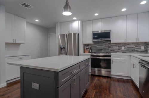 2128 Cannes Dr, Carrollton TX  75006-2923 exterior