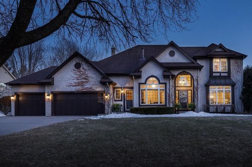 18715 25th Ave, Minneapolis, MN 55447-2073