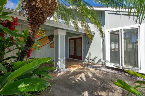 1086 Mokuhano St, Honolulu, HI 96825-2842