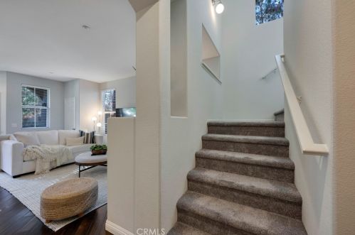 1804 Crescent Oak, Irvine CA  92618-4027 exterior