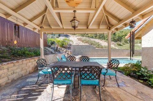 1637 Branch Ave, Simi Valley, CA 93065-2907