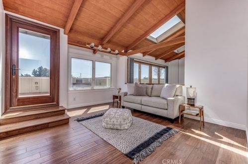 10326 Circulo De Zapata, Santa Ana, CA 92708-3753