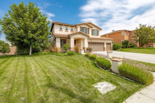 9226 Newbridge Dr, Riverside, CA 92508-9319